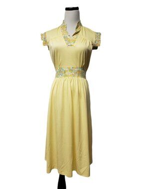 70s V-neck floral print trimmed yellow poly dress . size 11